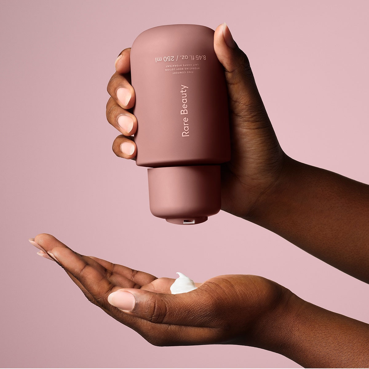 FIND COMFORT HYDRATING BODY LOTION (CREMA CORPORAL)